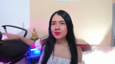 Alice  online show from April 9, 1:39 pm