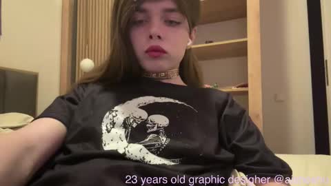 Aishe online show from October 2, 3:55 pm