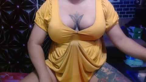  i am trixie im Your Selfsucking Mistress  online show from May 19, 1:56 am
