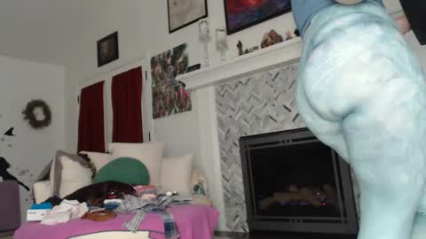 Aurora Willows online show from March 10, 11:12 am