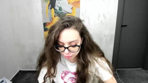 18perfecttits online show from March 16, 4:48 am