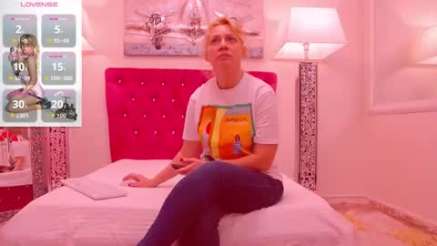 Snapshot of 1amanda chatting on October 20, 4:17 am AMANDA online show from October 20, 4:17 am