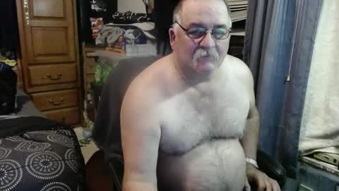 Snapshot of 1dusty60 chatting on December 2, 3:40 am 1dusty60 online show from December 2, 3:40 am