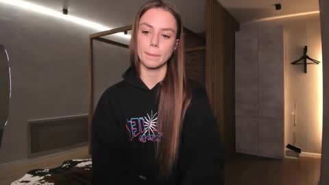 Lily 3 online show from November 14, 12:40 pm