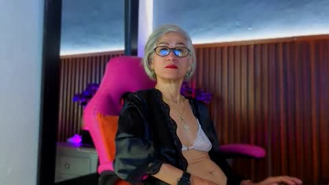 Miss Monserrate online show from March 27, 1:45 pm