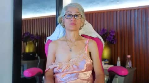 Miss Monserrate online show from March 4, 1:41 pm