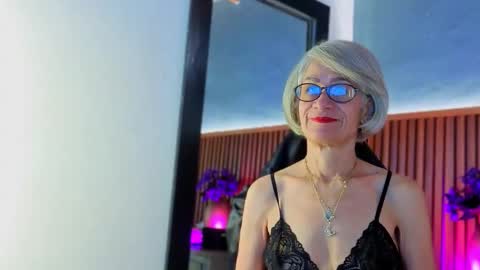 Miss Monserrate online show from March 30, 1:33 pm