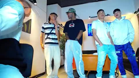 pushman online show from March 4, 1:52 pm