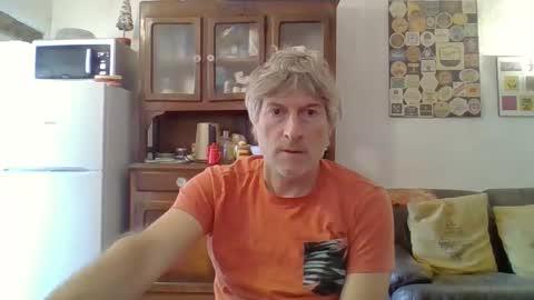 22esserre online show from November 12, 1:24 pm