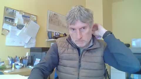 22esserre online show from May 14, 1:09 pm