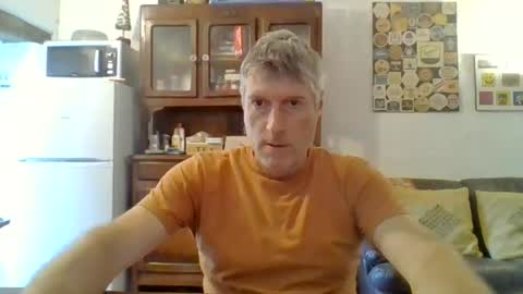 22esserre online show from June 22, 12:01 pm