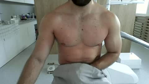2hot2furious online show from July 3, 1:05 pm