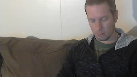 2small4you83 online show from December 6, 12:29 am