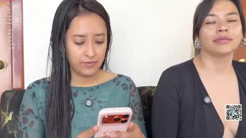 Dalilah and Tarah online show from April 6, 2:29 pm