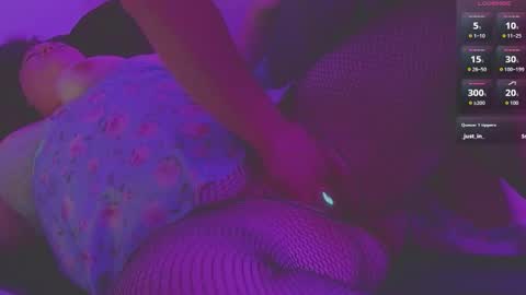 2trippy69 online show from March 3, 1:12 am