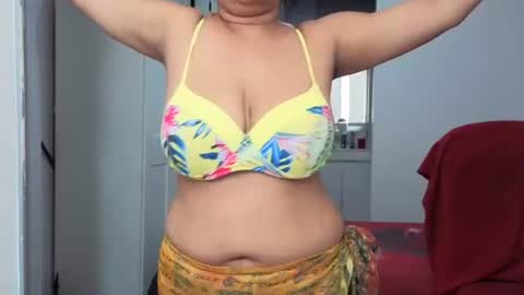 Sexy-Gujju online show from August 3, 9:15 am