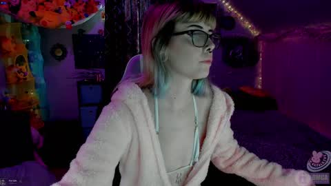 Snapshot of 4kfucktoy chatting on October 27, 2:28 pm Mo online show from October 27, 2:28 pm