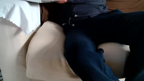 F E L I X -  -  F O ll O W      M E  online show from January 3, 10:09 am