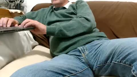 F E L I X -  -  F O ll O W      M E  online show from December 11, 4:20 pm