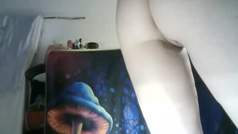 Lilu online show from April 10, 9:08 pm