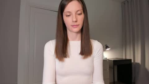 Anna online show from April 29, 8:02 pm