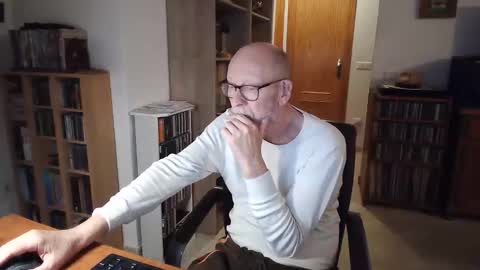  Papi  online show from February 24, 7:06 pm