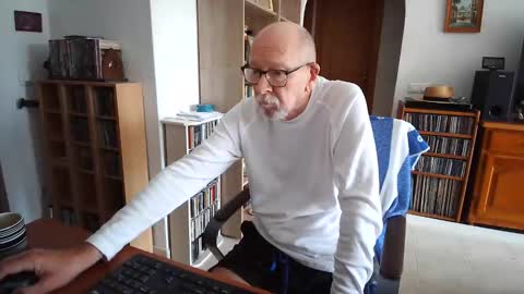  Papi  online show from May 7, 9:38 am