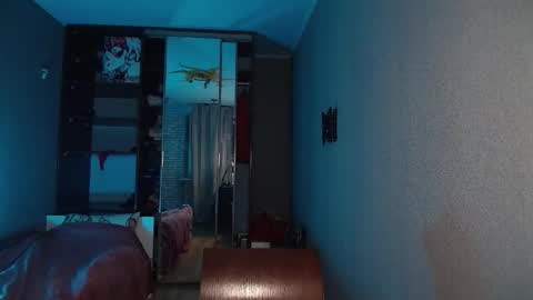 Phillip online show from December 5, 3:17 am