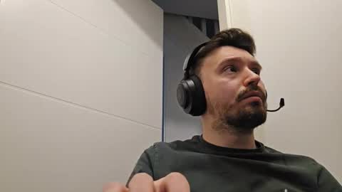 8inchdude93 online show from March 12, 9:57 am