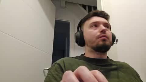 8inchdude93 online show from June 26, 7:47 am