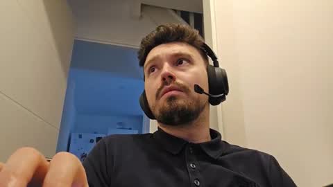 8inchdude93 online show from March 29, 3:57 pm