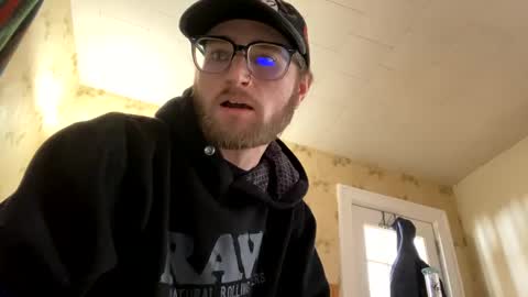 Snapshot of 94stoner chatting on February 16, 6:54 pm Topher online show from February 16, 6:54 pm