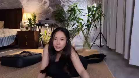 lily online show from June 14, 6:37 am