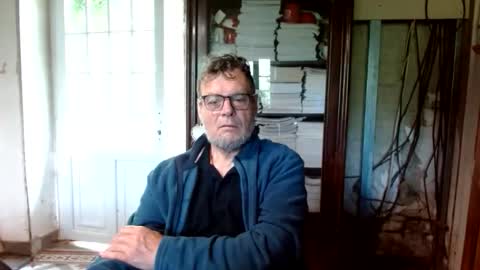 _123_voyeur_ online show from May 1, 9:36 am