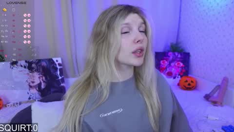 Snapshot of _aleksa chatting on October 7, 6:09 am Alexa online show from October 7, 6:09 am