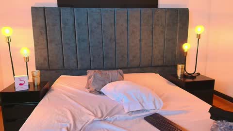 _andrewfalcon2 online show from February 13, 9:39 pm