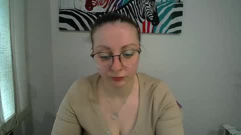 Anna online show from April 22, 6:53 am