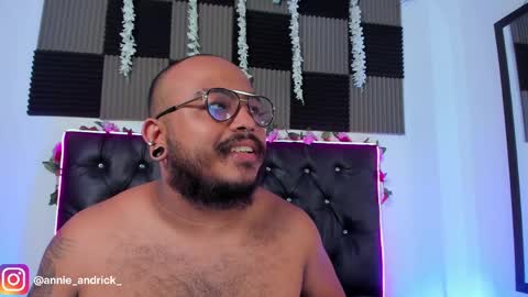 Annie Andrick online show from April 3, 1:51 pm