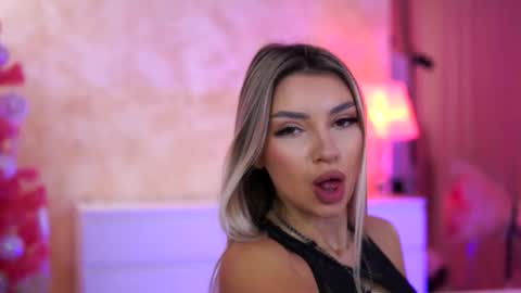 Arielle online show from December 17, 9:27 am