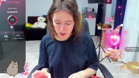 Snapshot of _arina_cox__ chatting on March 2, 2:43 pm Arina online show from March 2, 2:43 pm