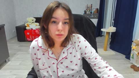 Snapshot of _arina_cox__ chatting on December 3, 10:56 am Arina online show from December 3, 10:56 am