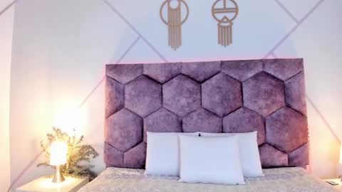 _aurora_collins_ online show from February 17, 12:37 pm