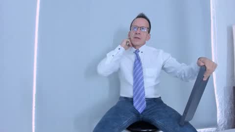 _axelking_ online show from November 5, 11:45 am