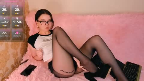 Snapshot of _bella_hix_ chatting on January 12, 2:09 pm Bella online show from January 12, 2:09 pm