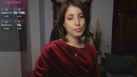 Laura online show from December 20, 9:39 pm