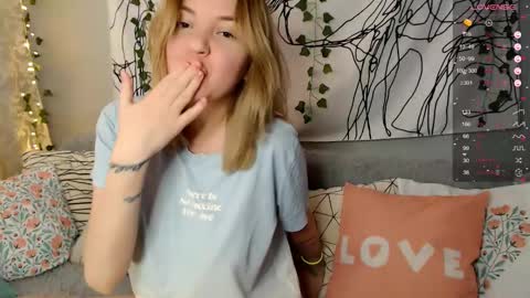 Elizabeth online show from October 12, 7:23 am