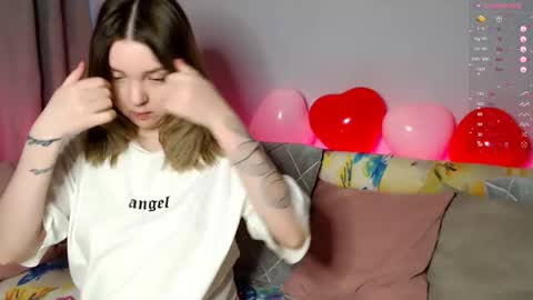 Elizabeth online show from February 15, 1:19 am