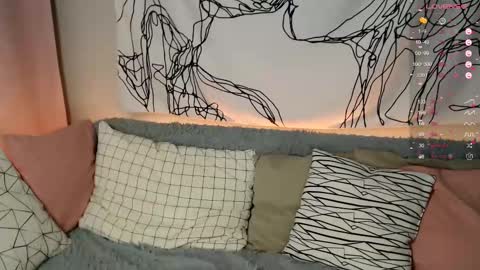 Elizabeth online show from March 9, 9:36 pm