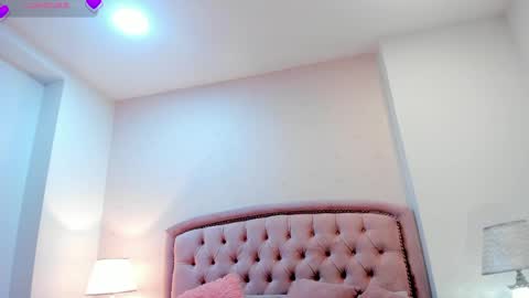 cailyn  online show from March 31, 11:05 pm