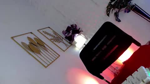 Caroline online show from November 8, 7:33 am